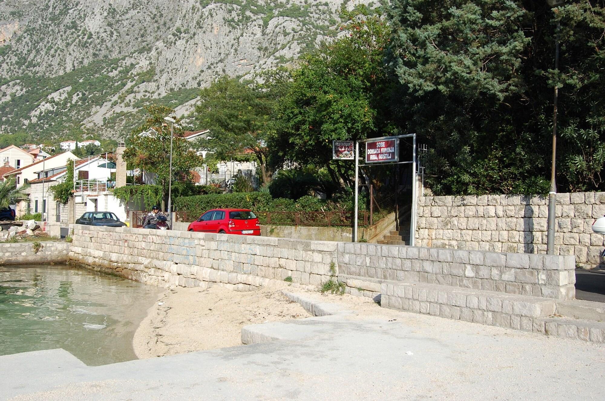 Rooms & Apartments Dobrotski Dvori Kotor Kültér fotó