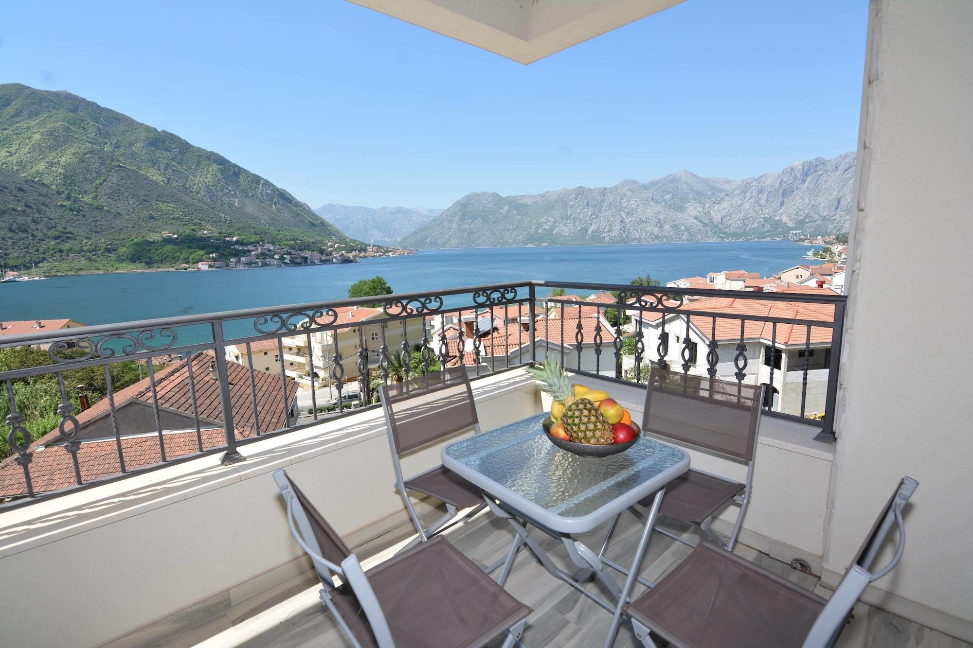 Rooms & Apartments Dobrotski Dvori Kotor Kültér fotó