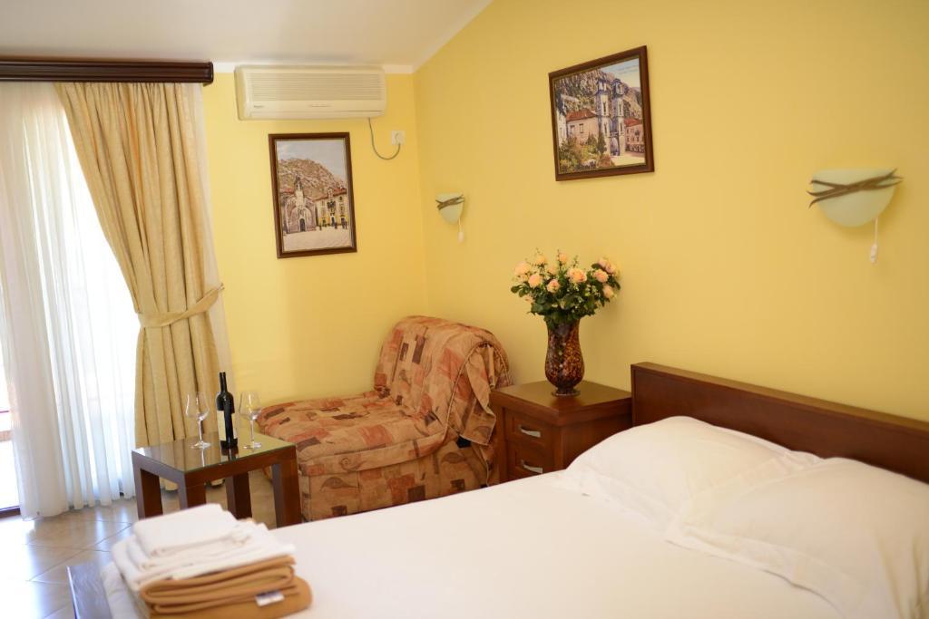 Rooms & Apartments Dobrotski Dvori Kotor Szoba fotó